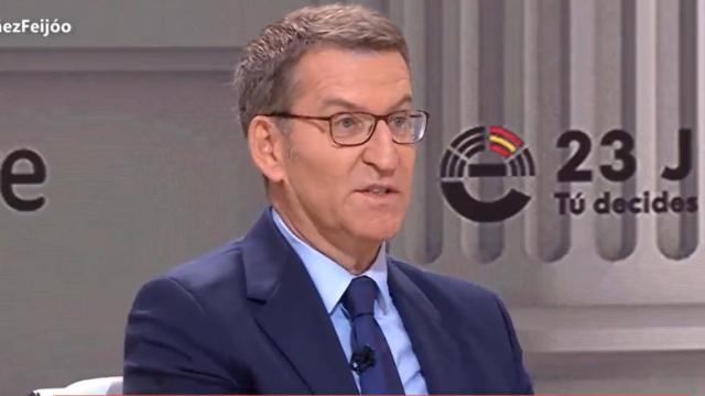 Feijóo en un momento de su entrevista en La Hora de La1