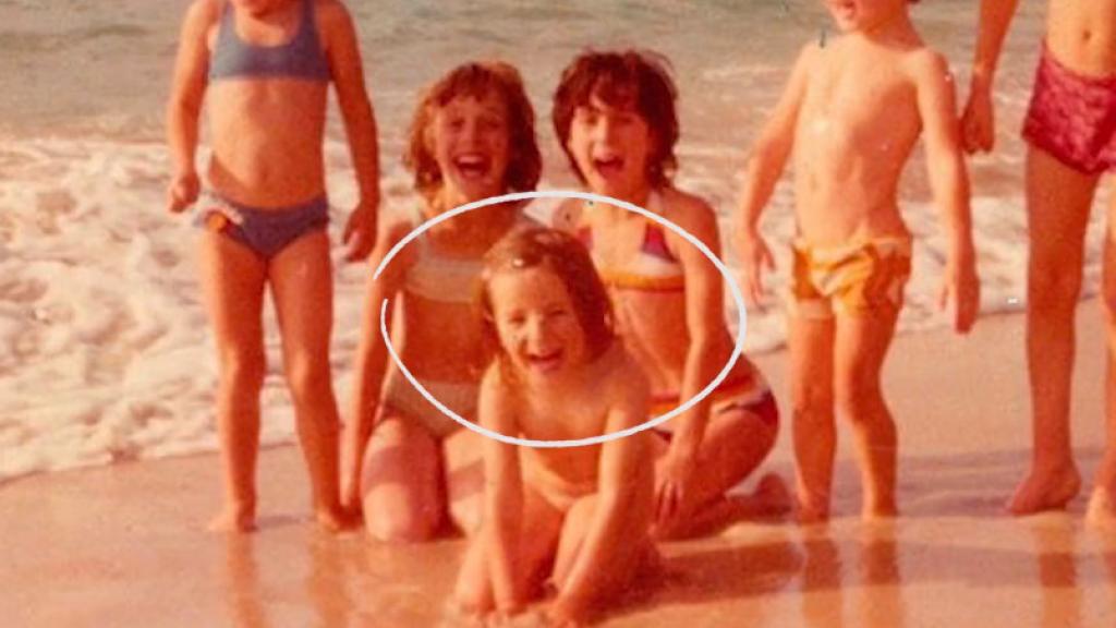 Yolanda Díaz en el vídeo, cuando cuenta que es la tercera hija de Suso Díaz y Carmela Pérez.
