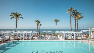 Imagen de la piscina de La Cabane.