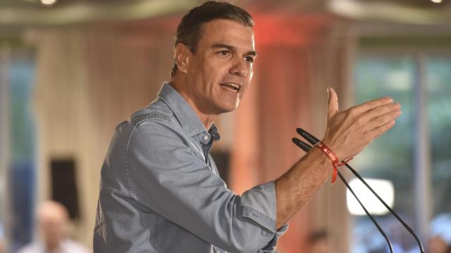 Pedro Sánchez, en un acto de campaña del PSOE  en Huesca este lunes.