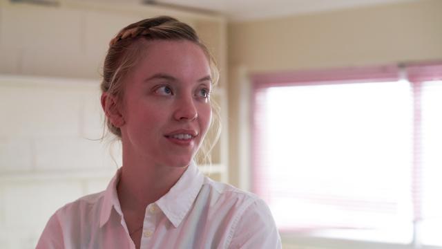 La actriz Sydney Sweeney interpretando a Reality Winner.