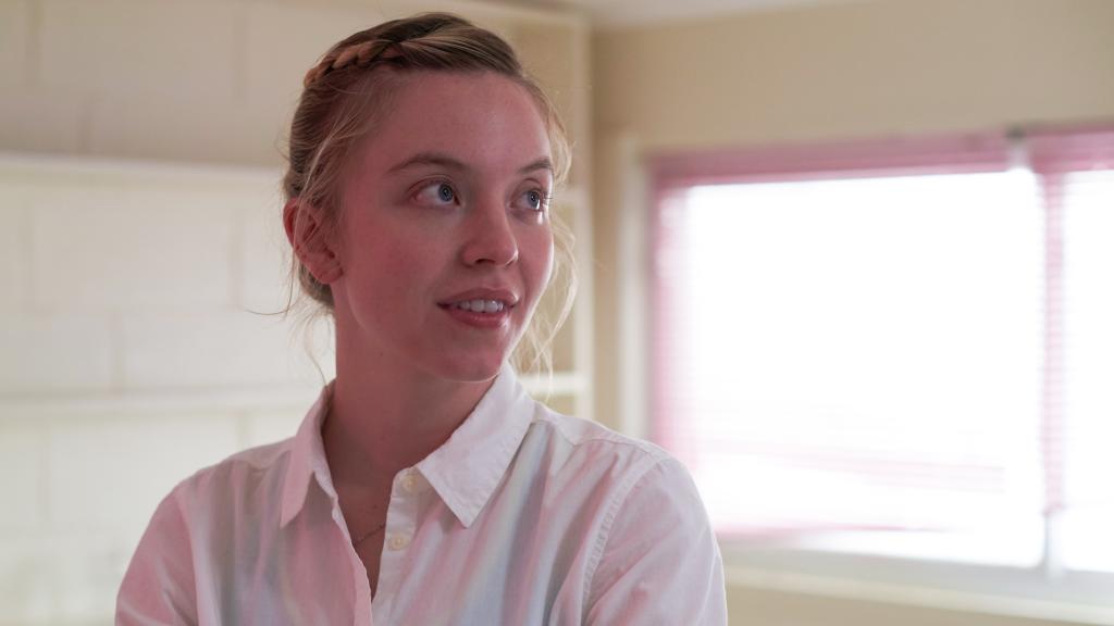 La actriz Sydney Sweeney interpretando a Reality Winner.