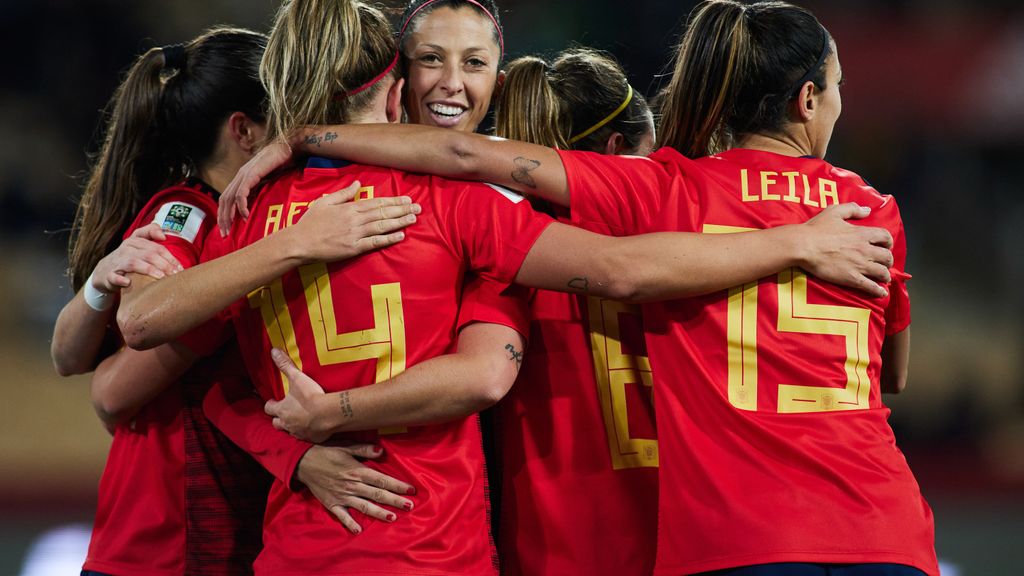 Amaiur Sarriegi de España celebra un gol durante el partido clasificatorio de la Copa Mundial Femenina de la FIFA 2023 .