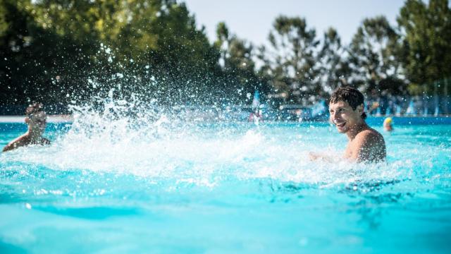 Piscina de la comunidad de vecinos. Foto: iStock.