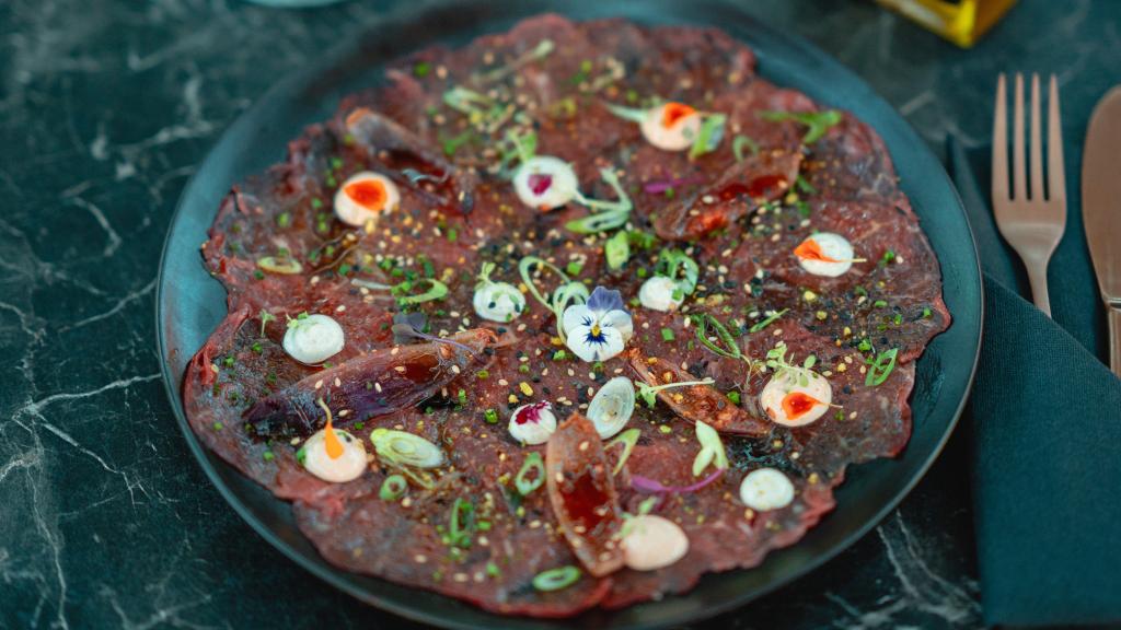 El plato de carpaccio de ternera del restaurante Exótico.