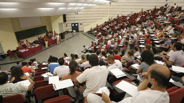 Opositores. Imagen de archivo