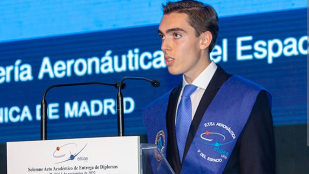 Antonio Tabanera en su acto de graduación.