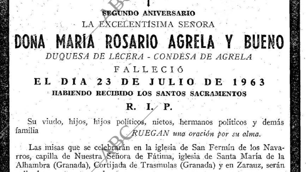 Portada del 4 de agosto de “ABC”, donde aparece la reina, junto a la duquesa de Lécera y dos de sus hijos, la infanta Cristina y Don Juan, en la playa de Santander. /ABC