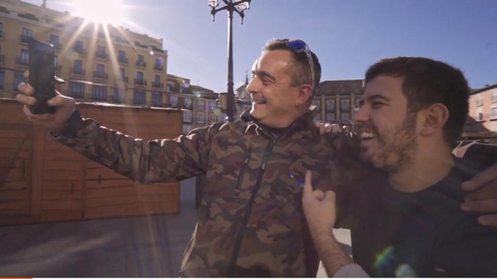 Orestes con un fan.