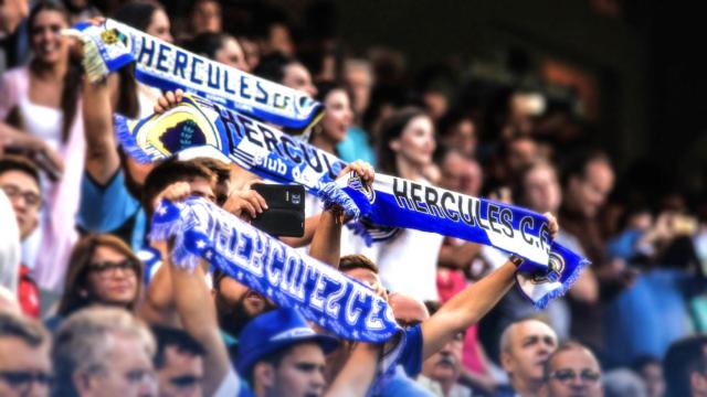 Aficionados del Hércules en el Estadio José Rico Pérez.