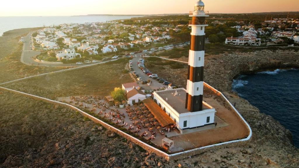 La puesta de sol desde el faro de Artrutx