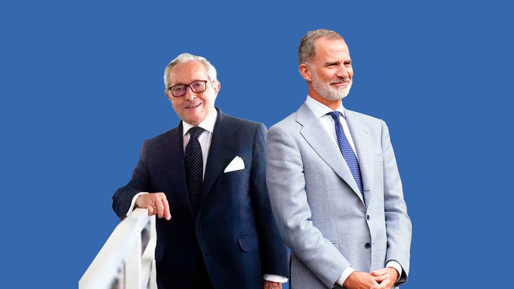 Ricardo Fraguas, sastre del rey, junto a Felipe VI.
