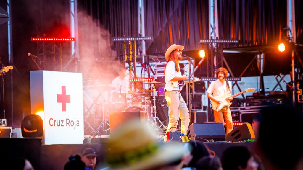 Un momento del concierto de Carlos Sadness.