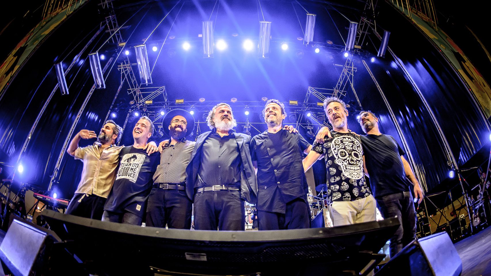 Love of Lesbian al terminar su concierto en Brisa Festival en Málaga.