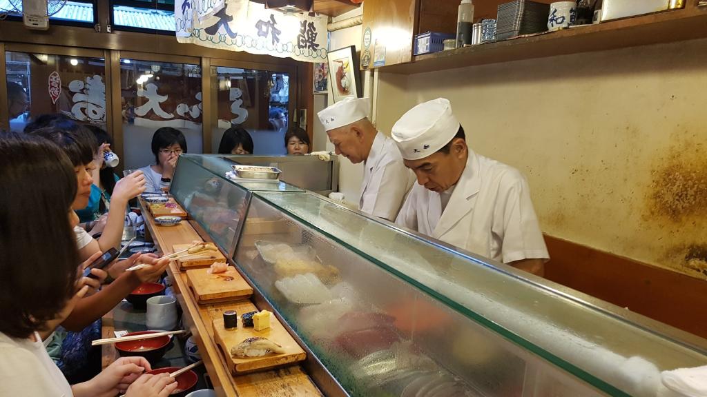 La barra de Sushi Dai es un espectáculo