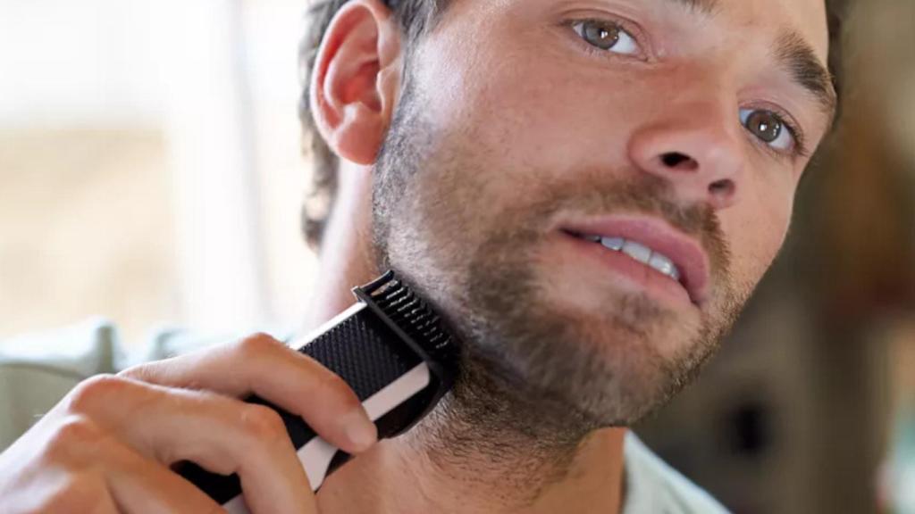 Sencilla pero eficaz: así es esta recortadora de barba Philips ¡que cuesta menos de 17 euros!