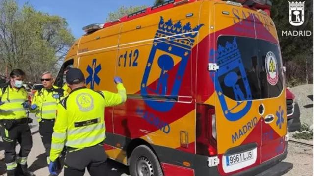 Sanitarios y ambulancia de Samur Protección Civil