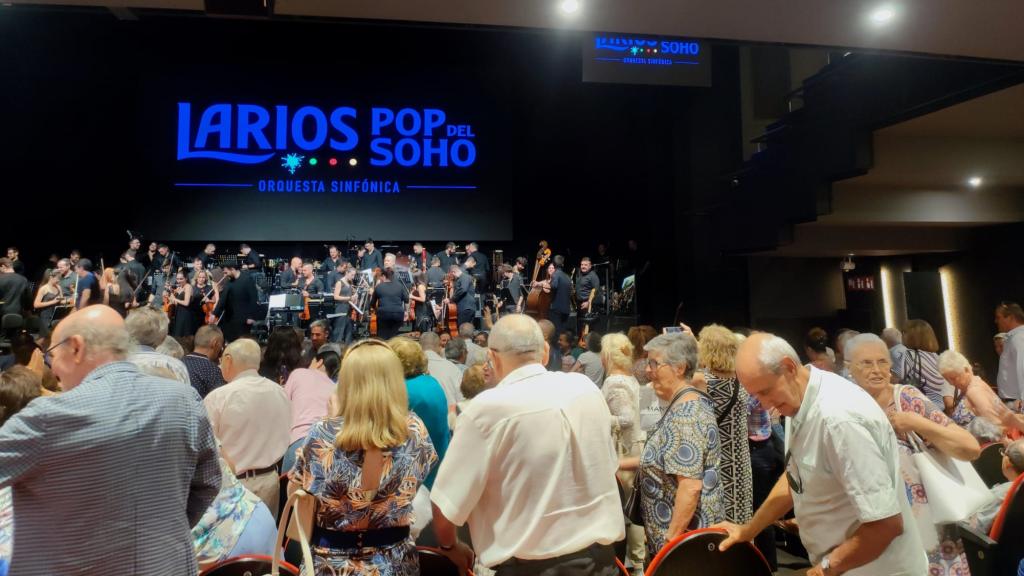 Personas mayores en el Teatro del Soho CaixaBank.