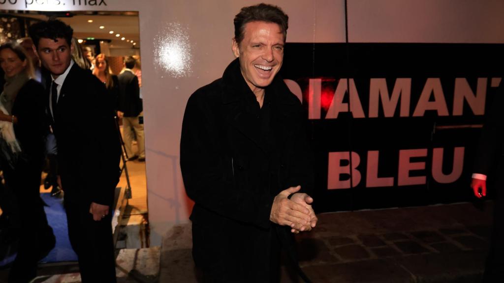 Luis Miguel en una fotografía tomada en París, durante la celebración de la boda del hijo de Rosa Clará.