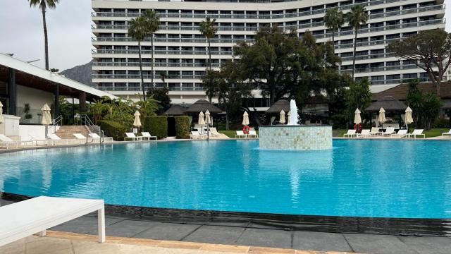 La piscina externa del Gran Meliá Don Pepe