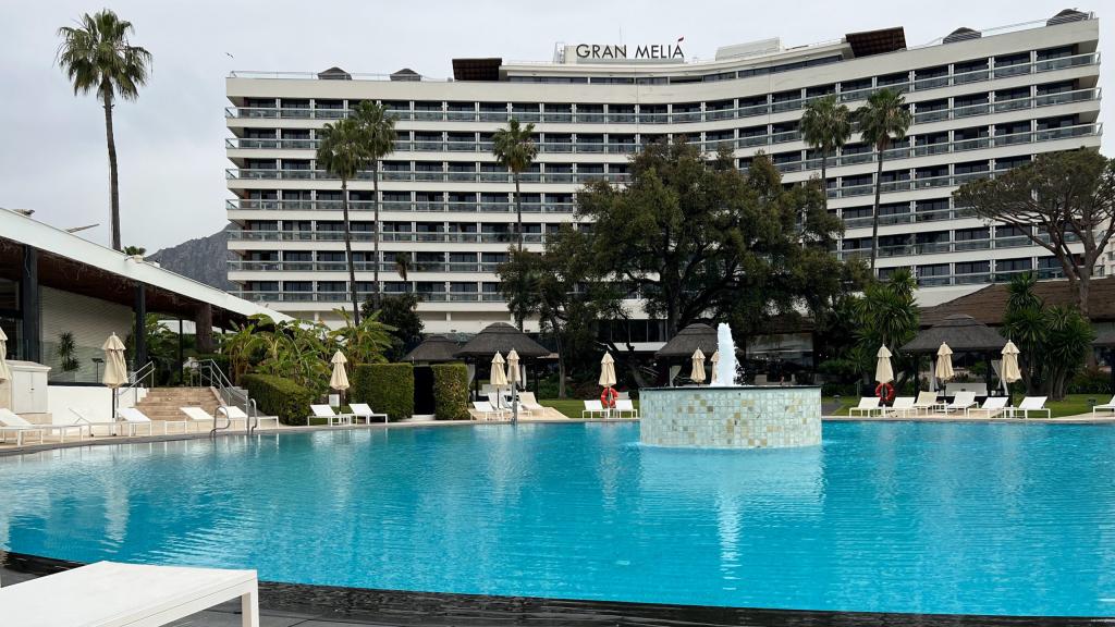 La piscina externa del Gran Meliá Don Pepe