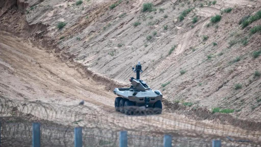 Todoterreno autónomo que patrulla la Franja de Gaza