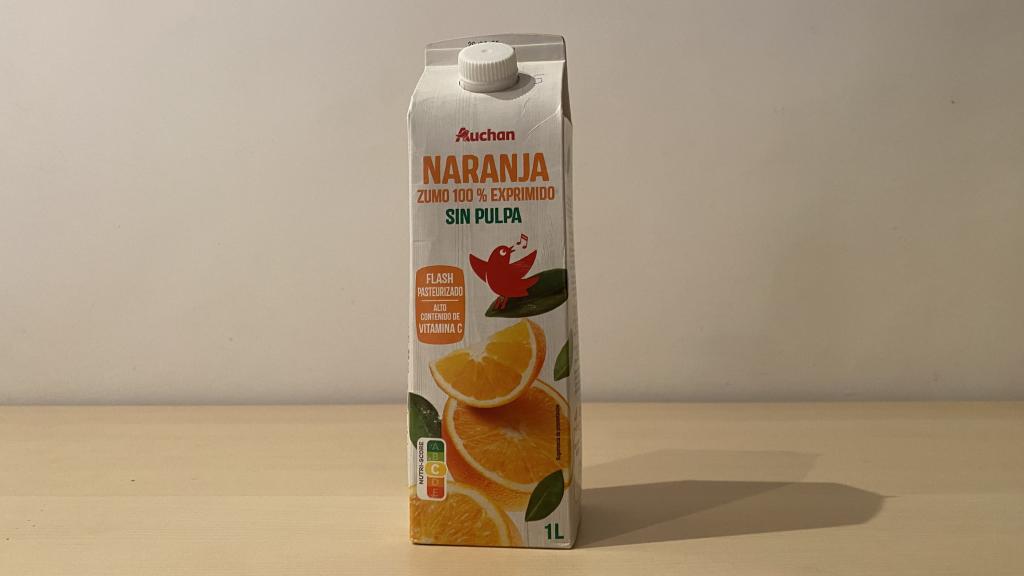 Zumo de naranja de Alcampo.