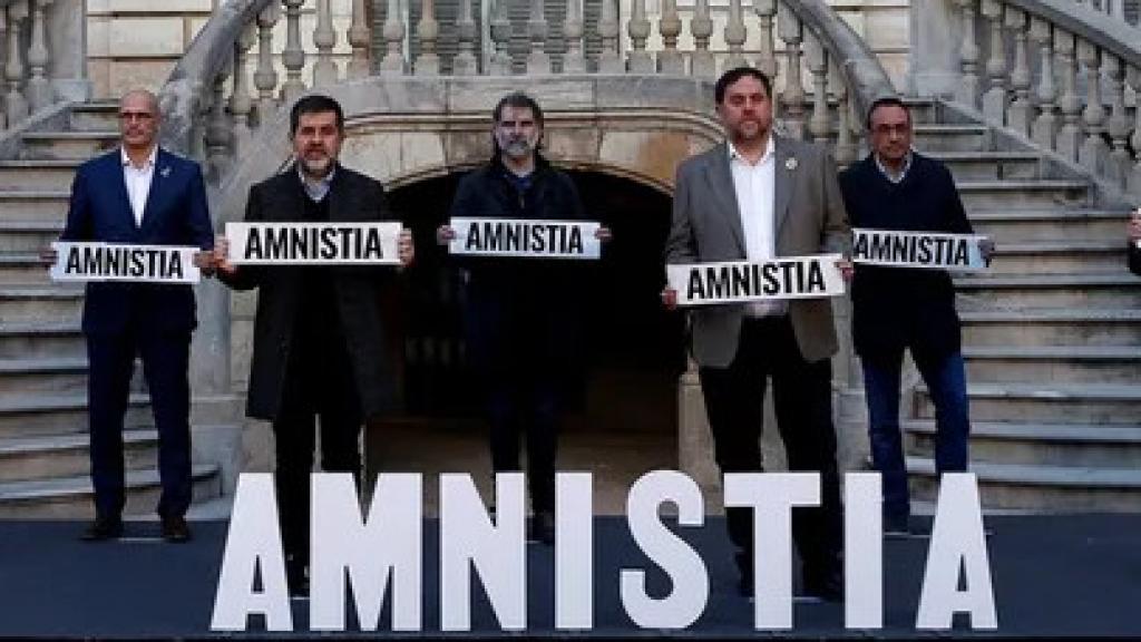 Los líderes del 'procés' reclaman la amnistía en un acto en Barcelona el 1 de febrero de 2021, cuatro meses antes de ser indultados por Pedro Sánchez./