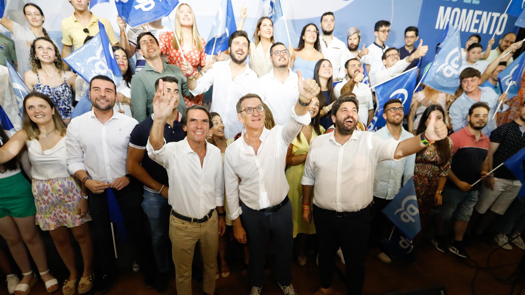 Aznar y Feijóo, durante un mitin en la campaña del 23-J.