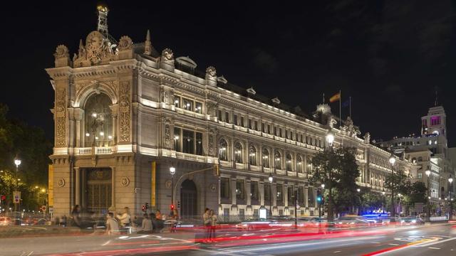 Sede central del Banco de España en una imagen tomada de noche.