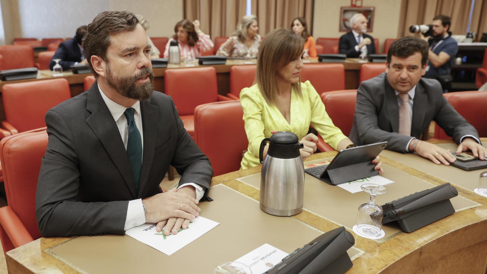 El portavoz de Vox, Iván Espinosa de los Monteros, durante la reunión de la Diputación permanente del Congreso este miércoles en Madrid.