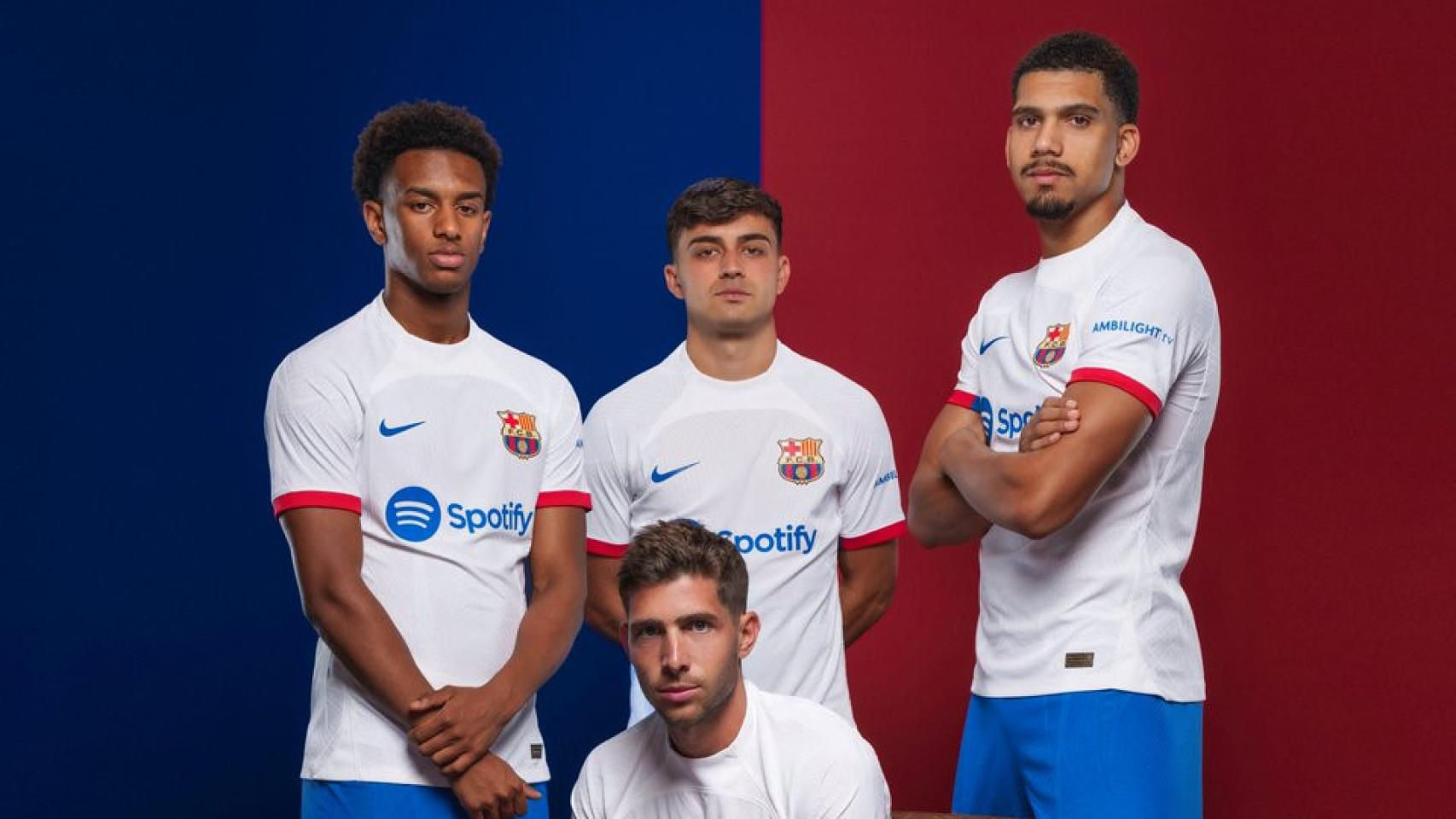 El Barça presenta su equipación blanca para la temporada 2023/2024