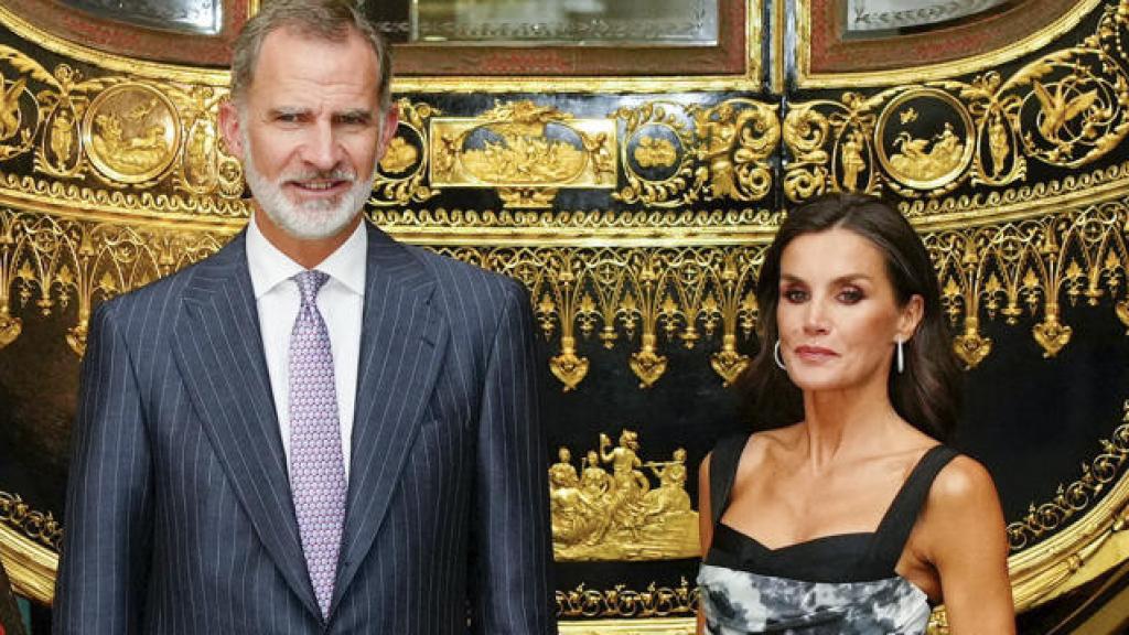 Los reyes Felipe VI y Letizia, en la inauguración de la Galería de las Colecciones Reales, este martes. Foto: EFE/ Borja Sánchez-Trillo