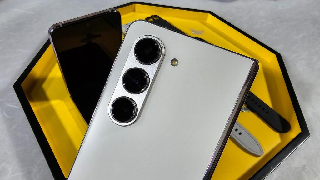 Samsung Galaxy Z Fold 5