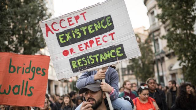 Nos están sustituyendo: qué es el Gran Reemplazo, la idea racista que desata el miedo a la inmigración en Europa