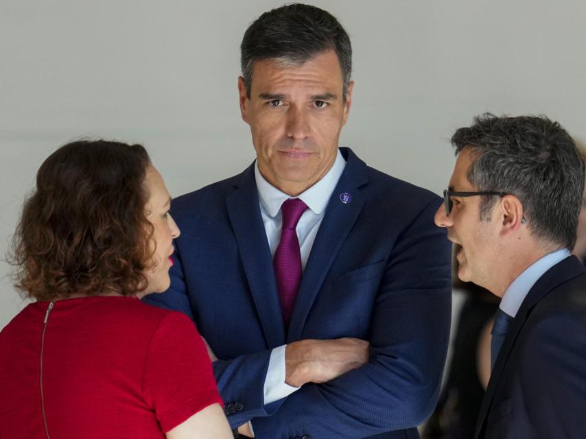 Pedro Sánchez junto a Félix Bolaños.