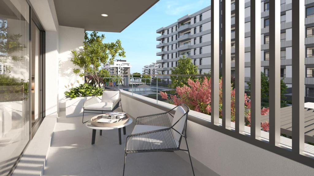 Terraza de uno de los pisos de la nueva promoción de AEDAS Homes.