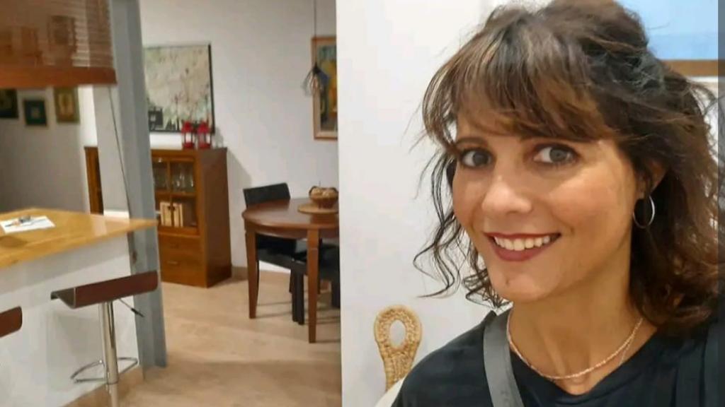 Yolanda Sánchez en el piso de su propiedad que pone en alquiler