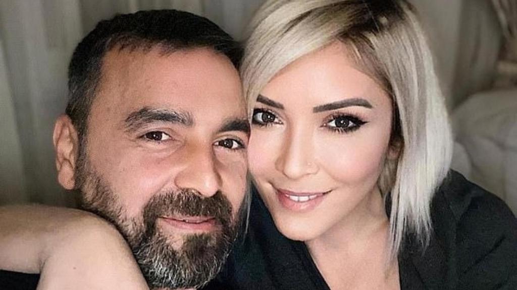 Fotografía personal de Yesim y su esposo Nzamettin Gursu