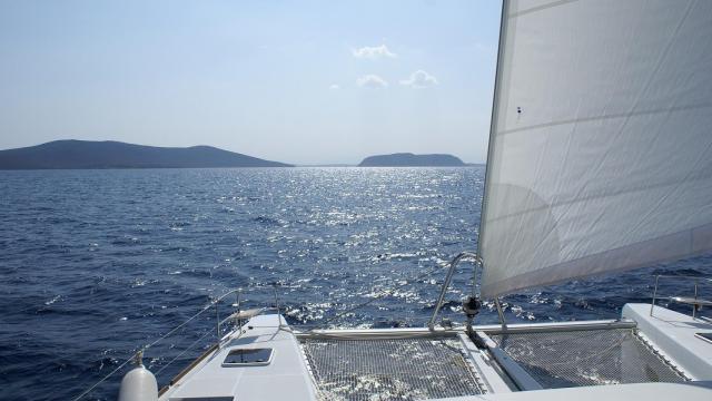 Un catamarán, en imagen de archivo.