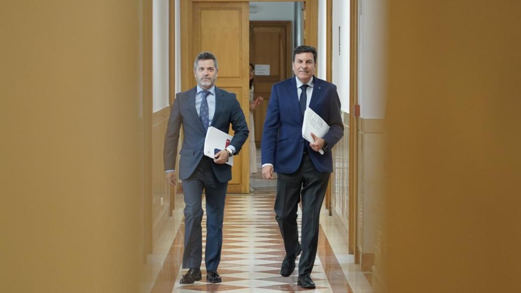 El portavoz de la Junta, Carlos Fernández Carriedo, durante la rueda de prensa posterior al Consejo de Gobierno, este jueves.