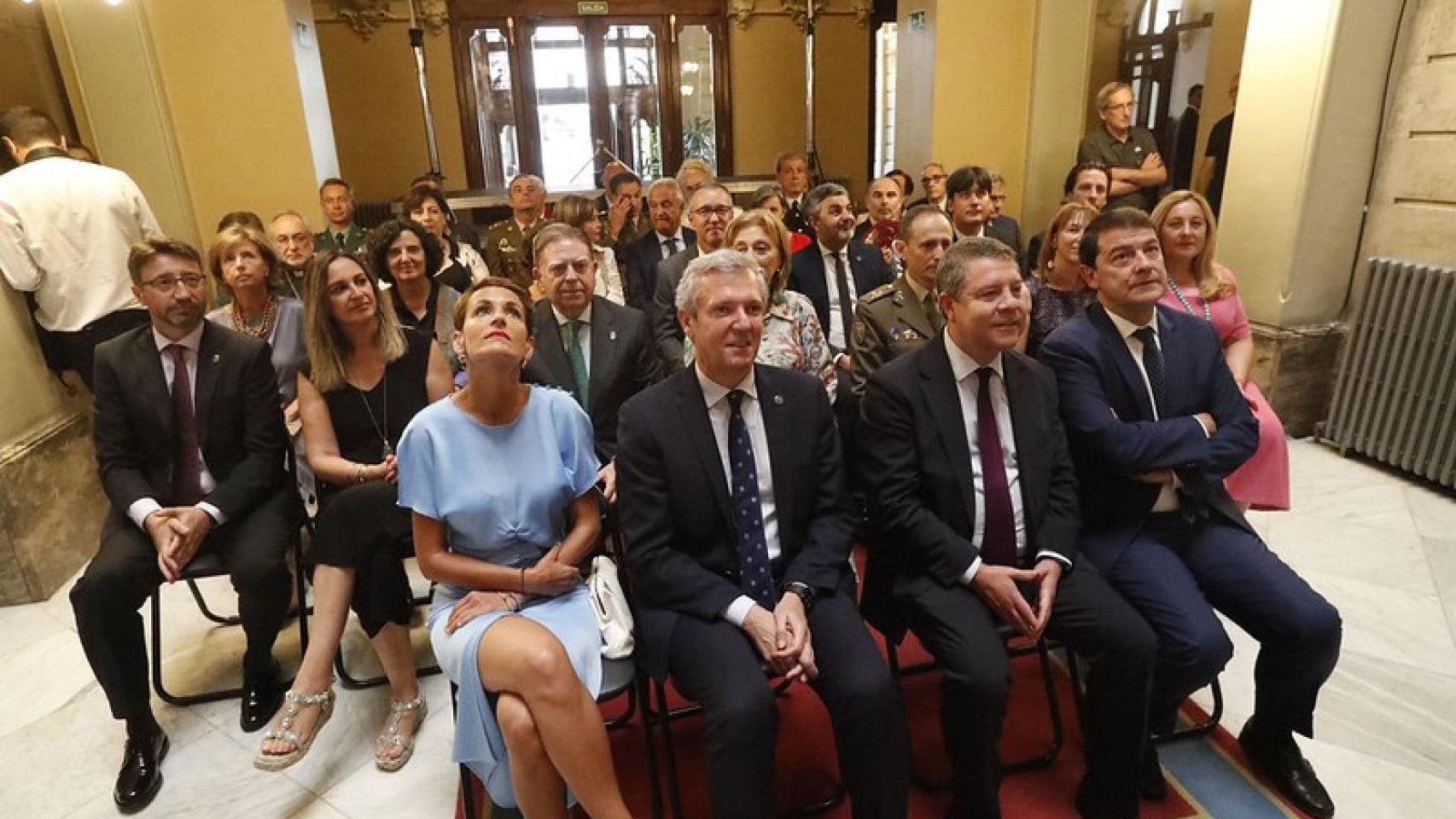 María Chivite, Alfonso Rueda, Emiliano García-Page y Alfonso Fernández Mañueco durante la toma de posesión de Adrián Barbón.
