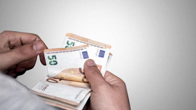 Así puedes ahorrar si cobras el salario mínimo: descubre las mejores estrategias.