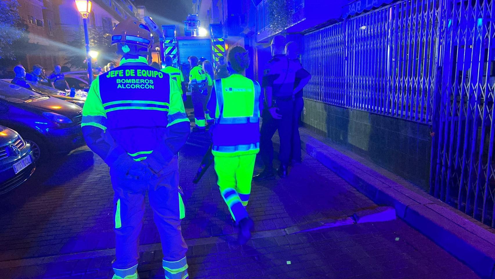 Muere un hombre de 84 años y herida de gravedad una mujer de 80 en un incendio en su casa en Alcorcón