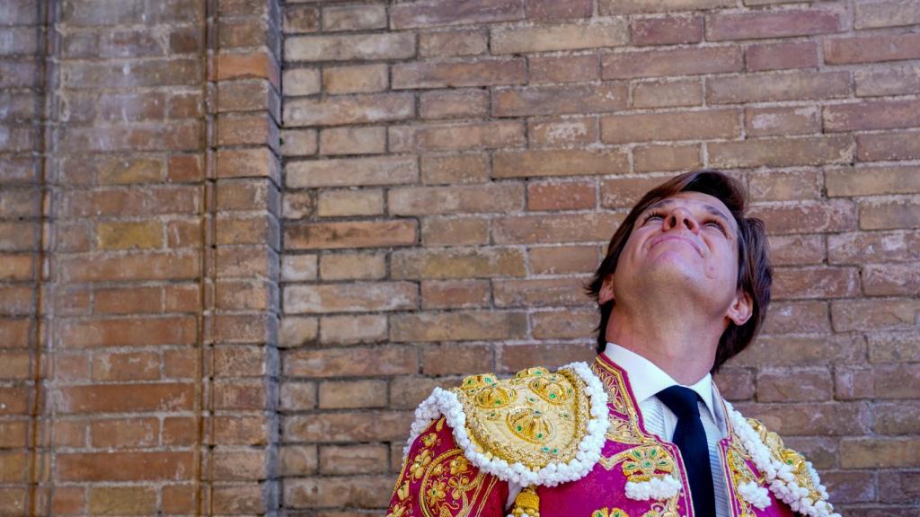 El Juli, en el callejón de la plaza de toros de la Maestranza de Sevilla, en 2019.