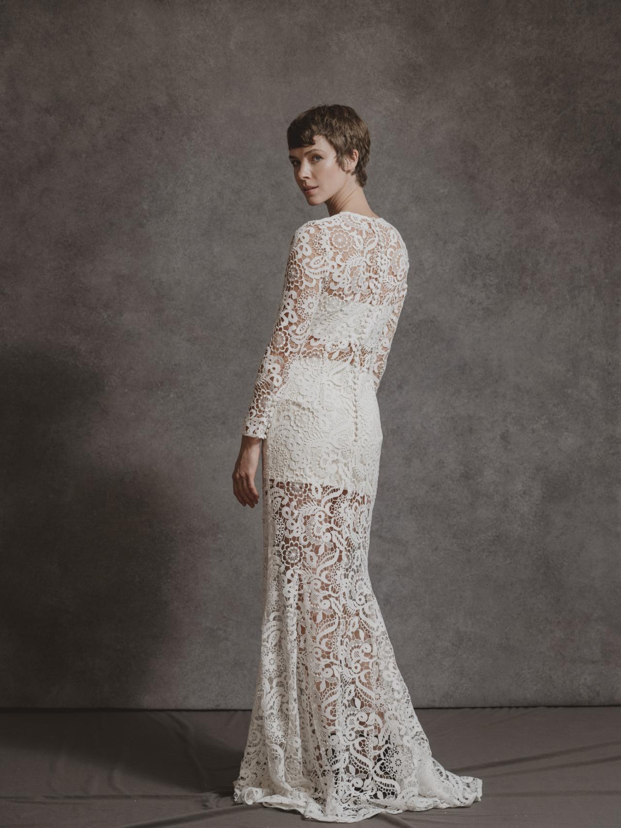 Vestido con toque romántico y moderno.