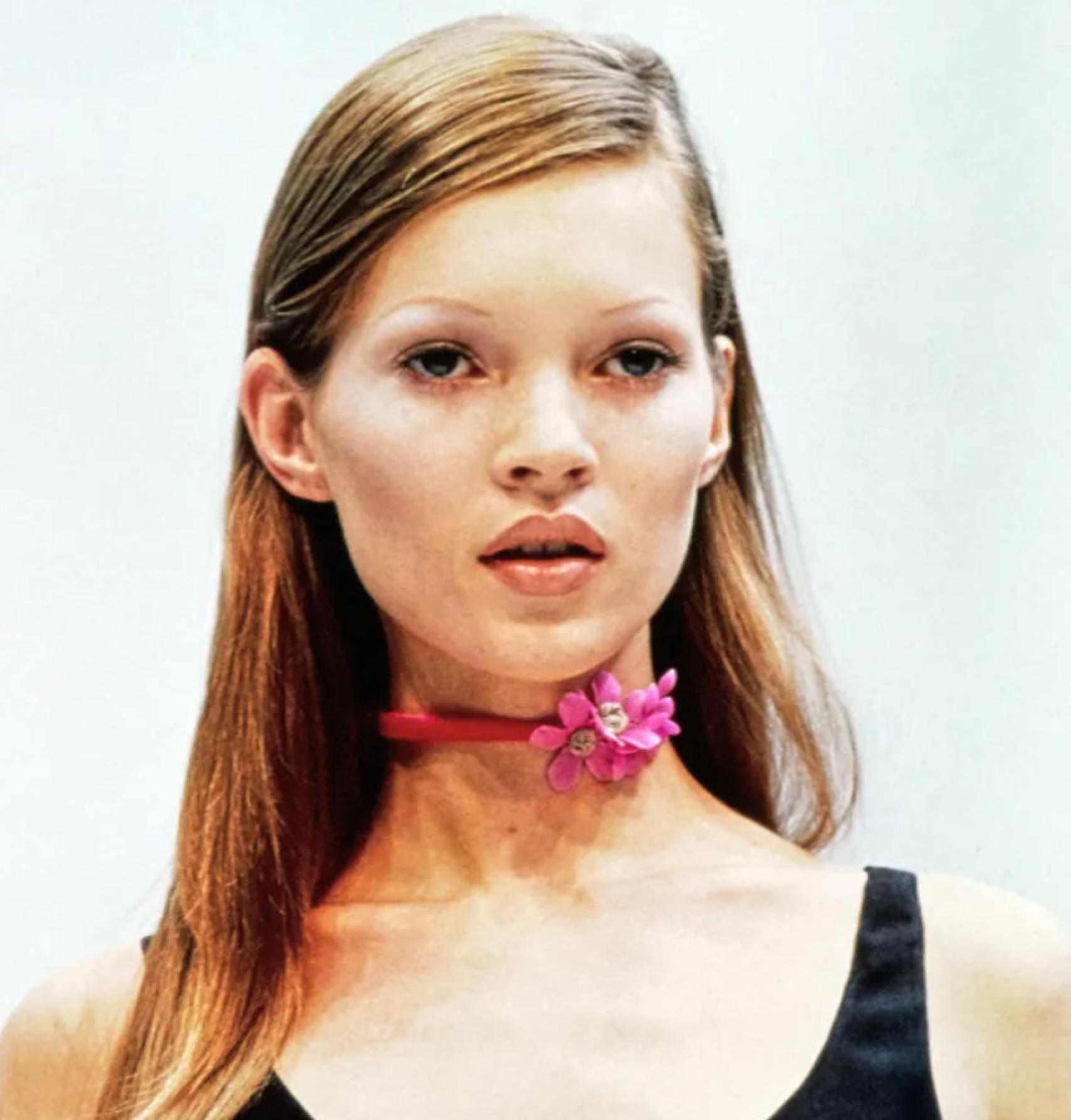 Kate Moss en un desfile de Prada en 1993