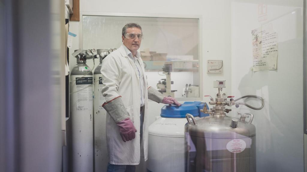 El doctor Miguel Ángel Moreno Pelayo, jefe del servicio de Genética en el Hospital Universitario Ramón y Cajal, durante la entrevista con EL ESPAÑOL | Porfolio