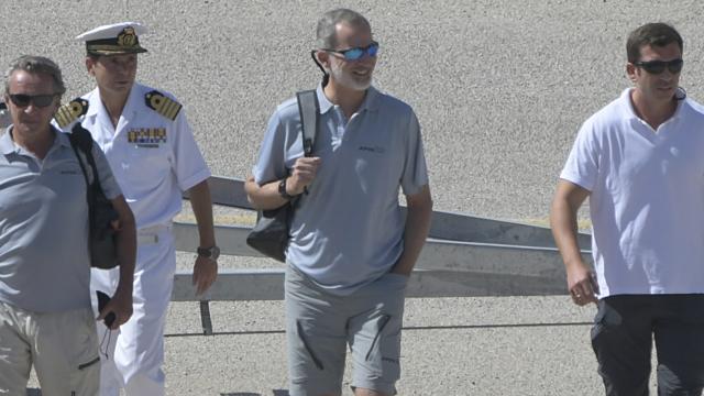 Felipe VI sale a navegar.