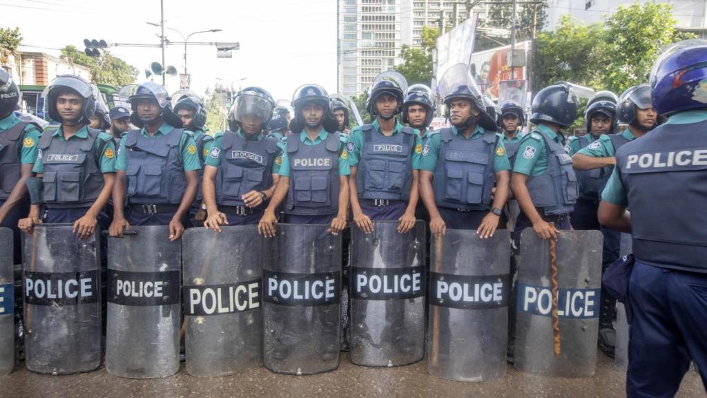 Miles de detenidos en Bangladesh